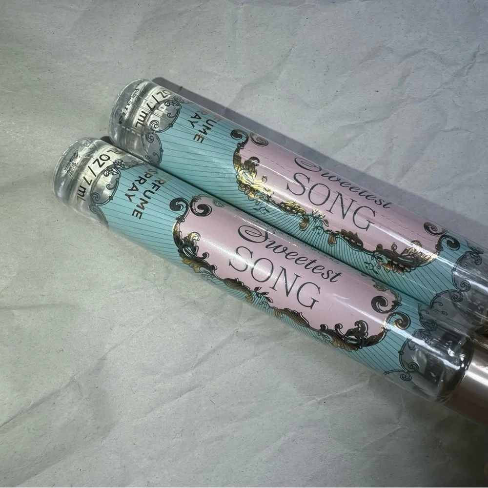 2 x Bath & body works sweetest song spray  7ml